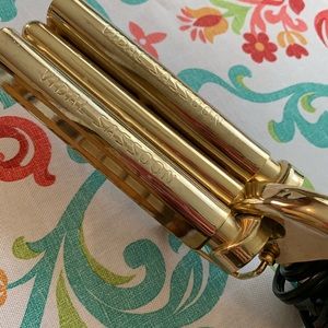 Vidal Sassoon Triple Barrel Curling Iron